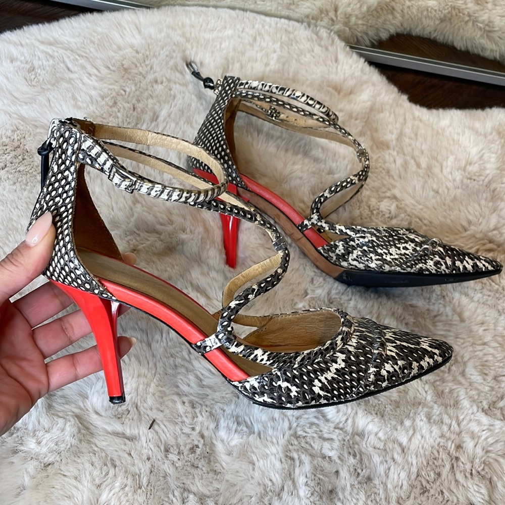 L.A.M.B. size 6 heels